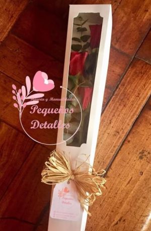 Caja plana tres rosas