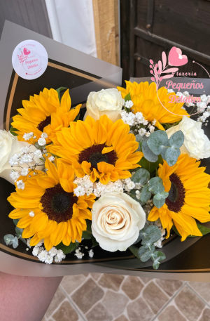 Ramo de rosas/girasoles