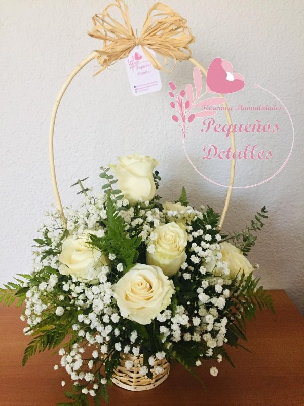Canasta "Rosas al Cielo"